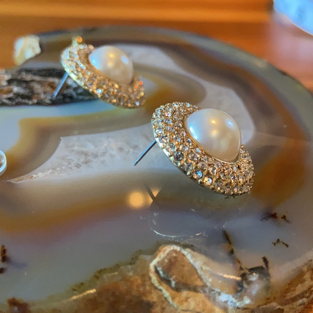 Do not share its relisting Pearl & rhinestone Gold statement earrings GUC 1” - Picture 7 of 15